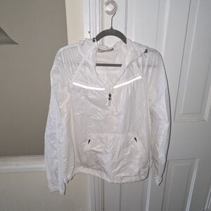 Athleta White Ski Jacket with Full Zipper and Collared Neckline